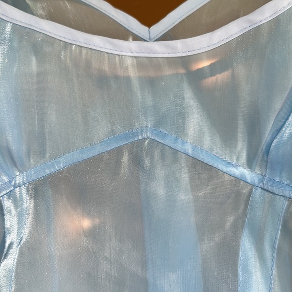 Transparent top. - Picture 2 of 3